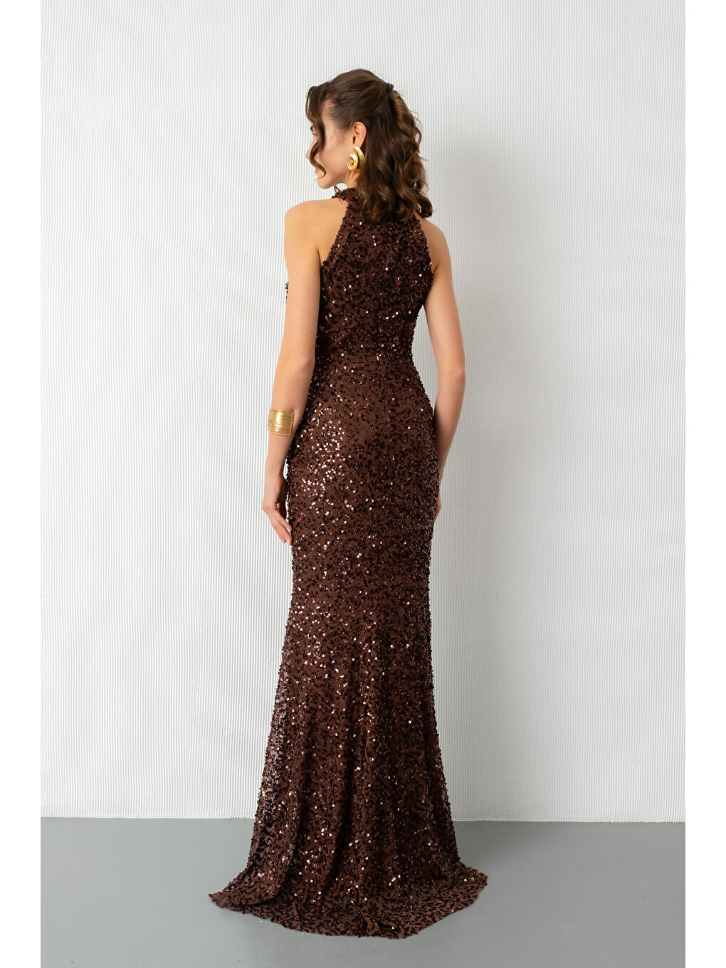 Kadın Kahverengi Dar Kalıp Pul İşlemeli Balık Abiye Elbise-5