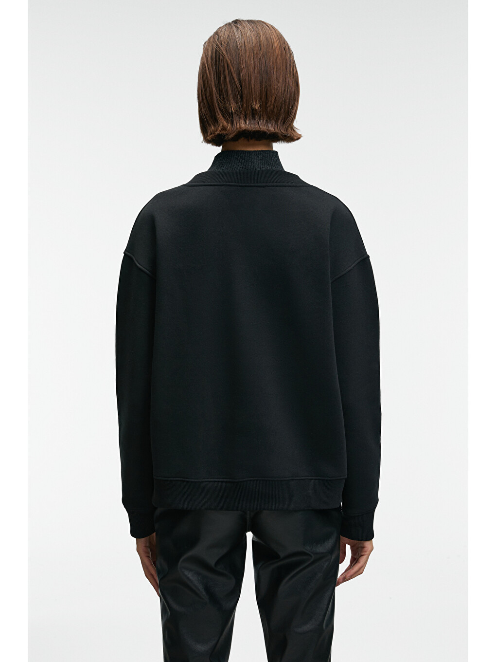 Arınel Kadın V Yaka Regular Fit Siyah Sweatshirt-4