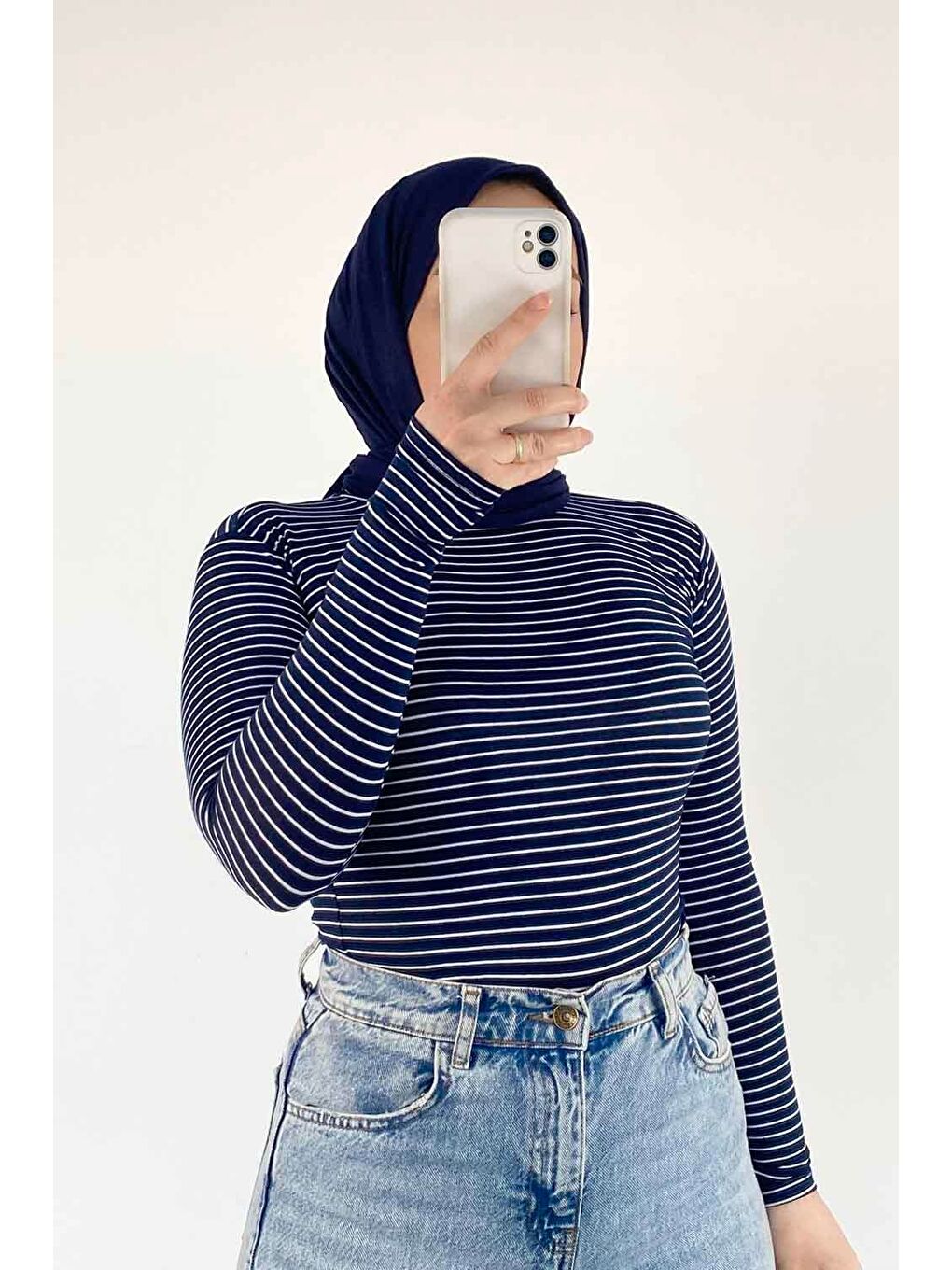 Balıkçı Yaka İnce Çizgili Body Lacivert