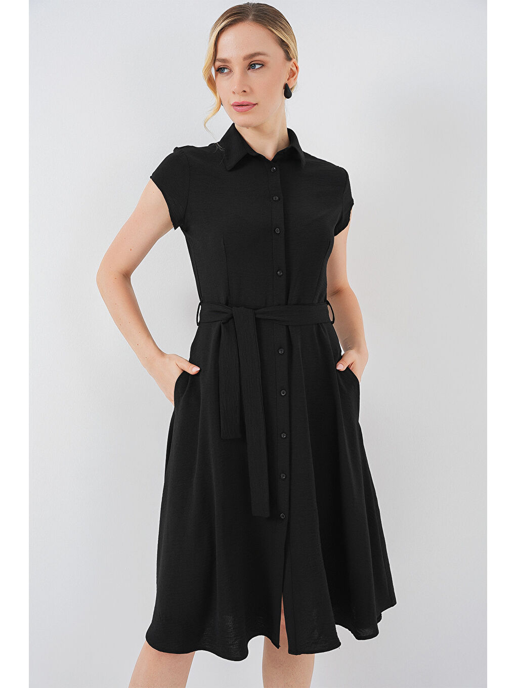 1677 Boydan Düğmeli Kuşaklı Elbise - Siyah-2