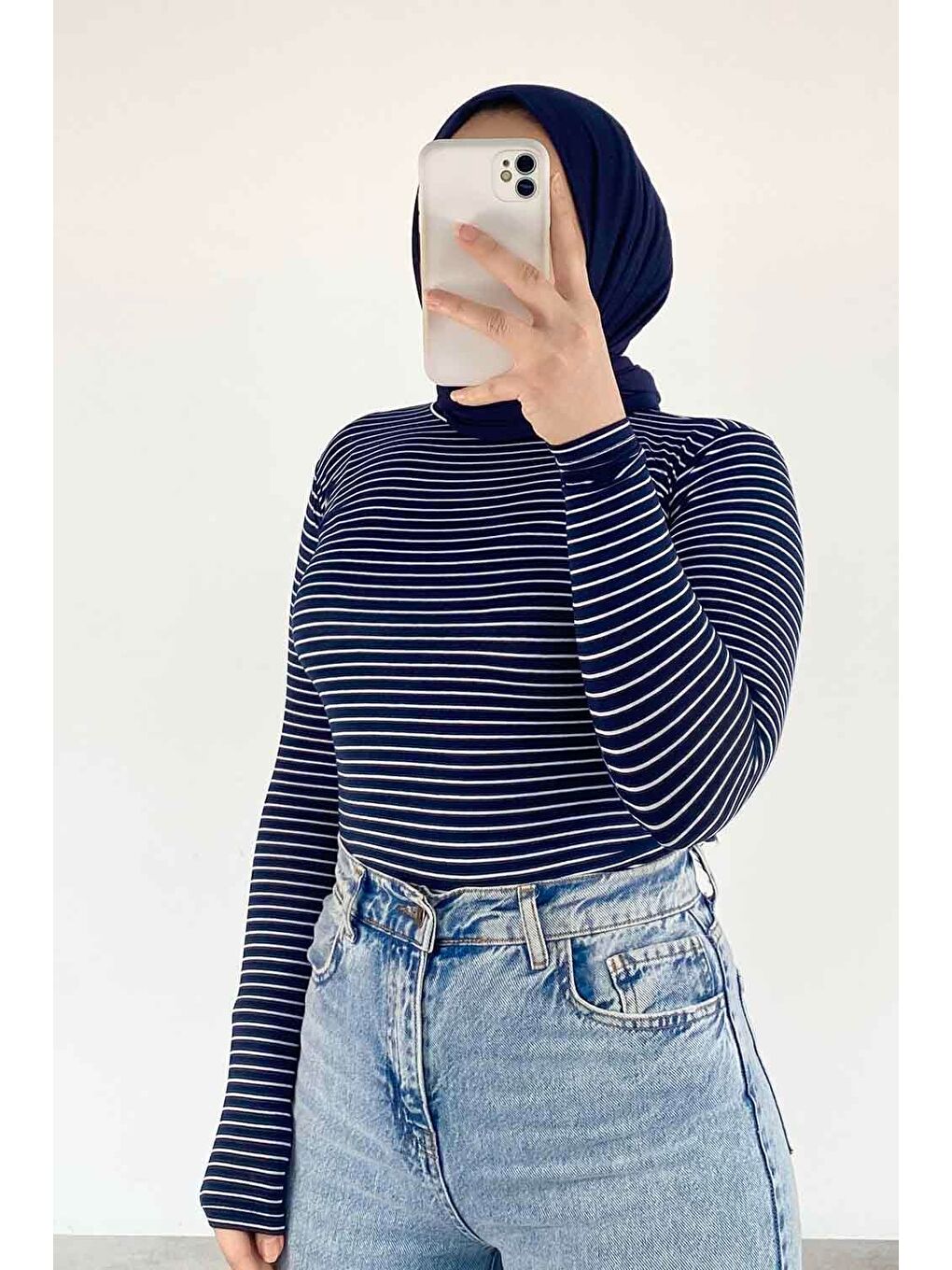 Balıkçı Yaka İnce Çizgili Body Lacivert-1