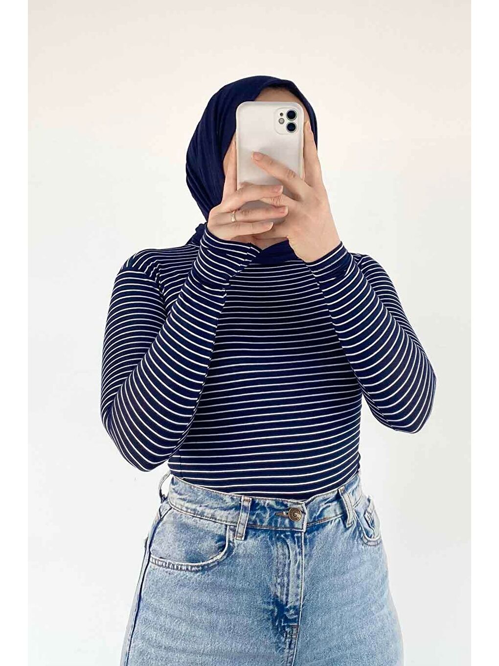 Balıkçı Yaka İnce Çizgili Body Lacivert-2