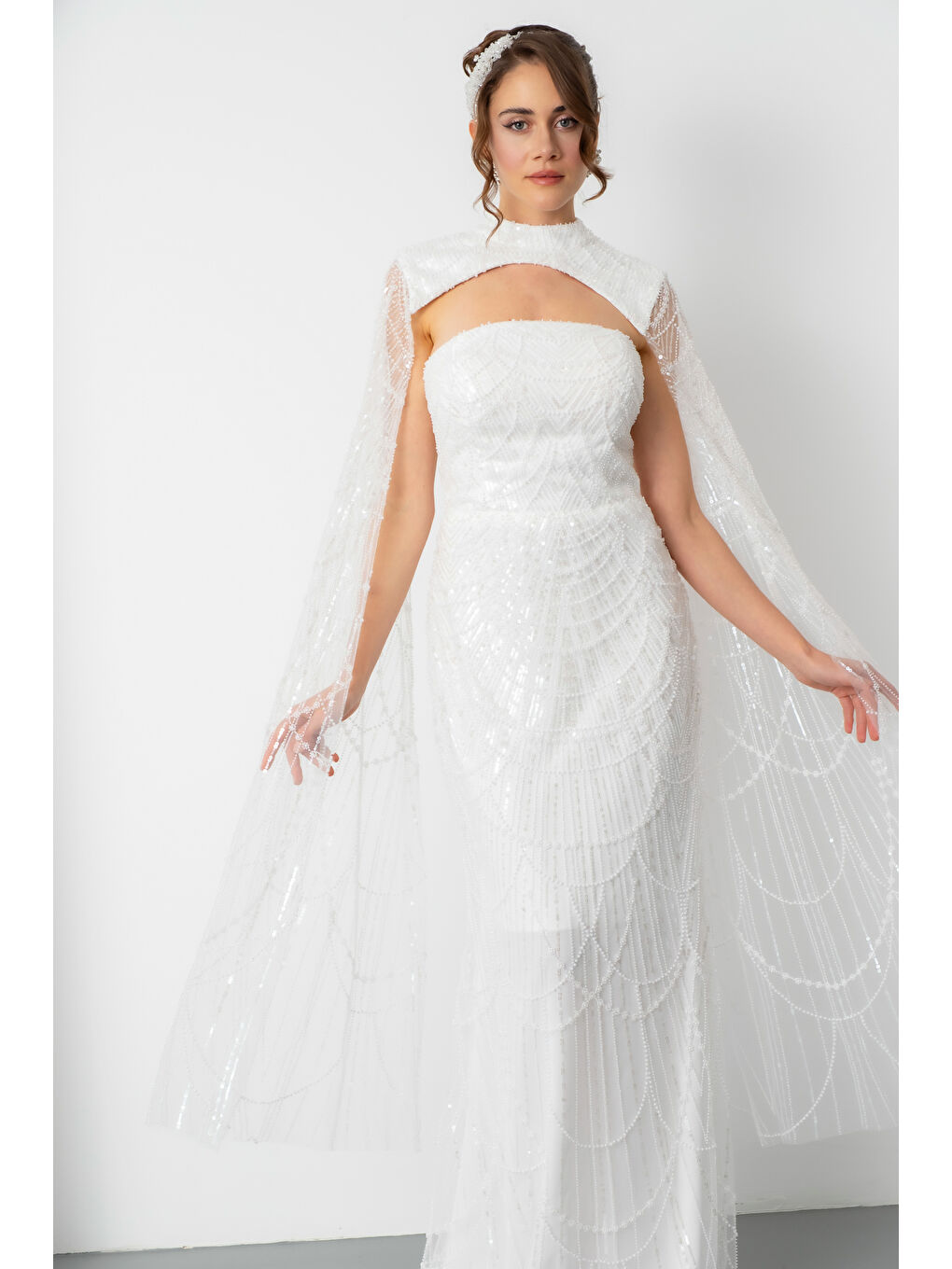 Kadın Beyaz Şallı Uzun Kol Dik Yaka Boncuklu Abiye-1