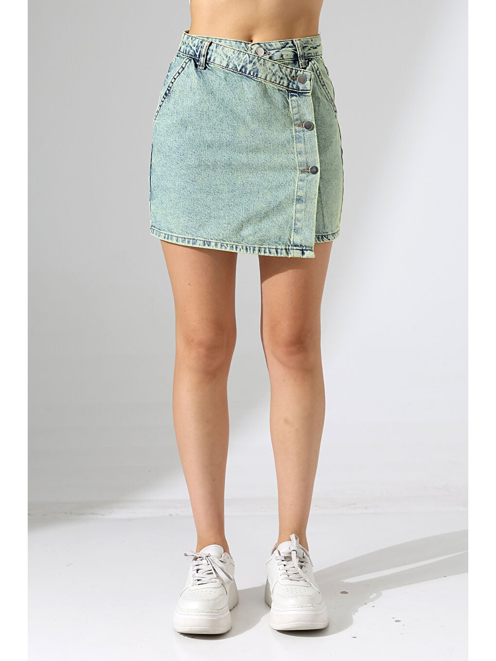 Düğme Detaylı Jean Mini Etek – Açık Mavi-1