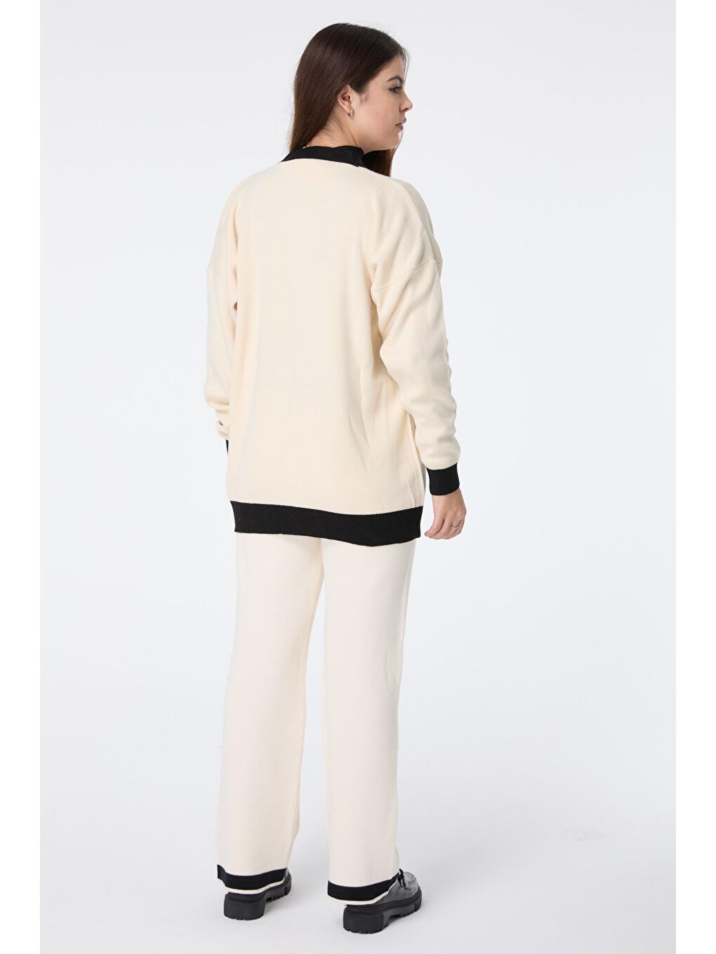 Kruvaze Yaka Kadın Bej Triko Takım - 23481-4