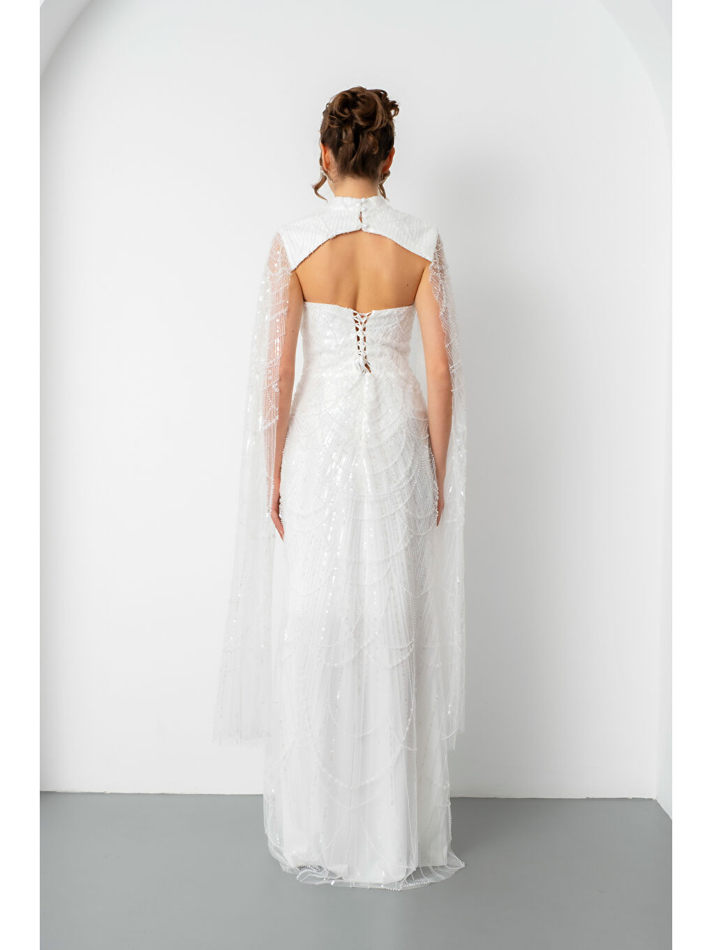 Kadın Beyaz Şallı Uzun Kol Dik Yaka Boncuklu Abiye-5