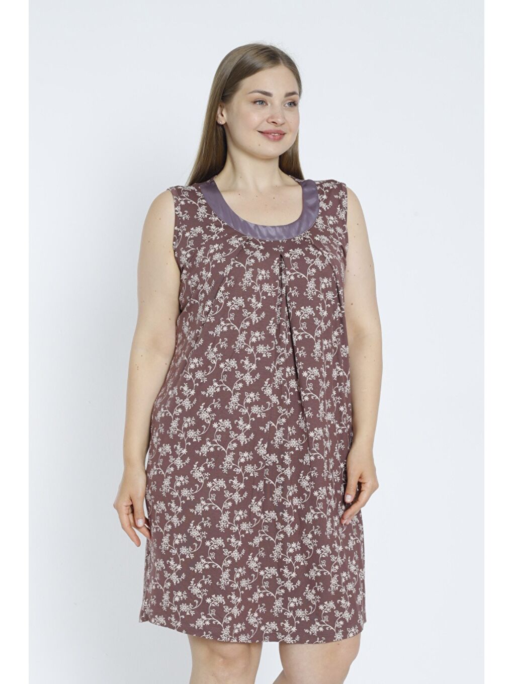 Kahverengi Desenli Saten Detaylı Askılı Büyük Beden Elastanlı Viskon Gecelik