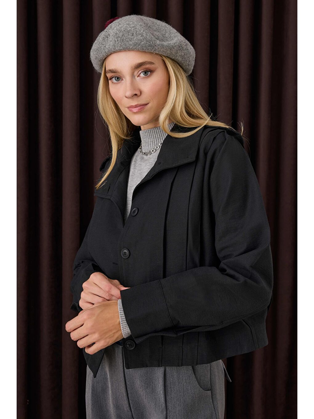 Kısa Pileli Ceket Siyah-1