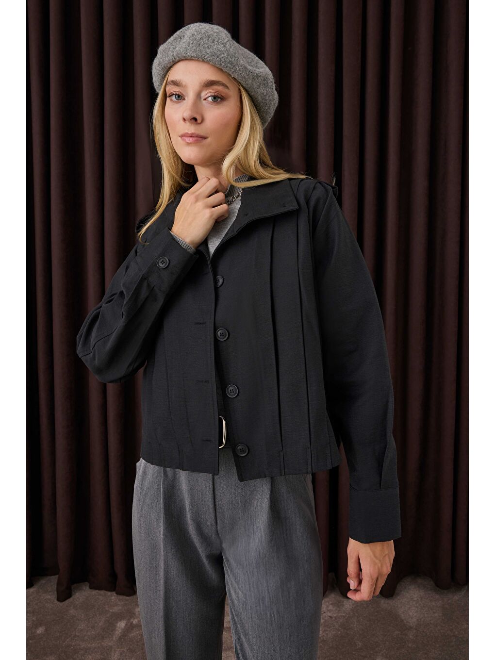 Kısa Pileli Ceket Siyah-2