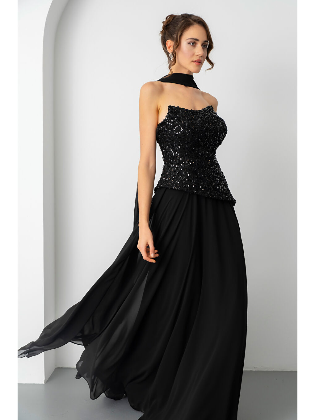 Kadın Siyah Straplez Pul Payet Piliseli Uzun Abiye Elbise-1