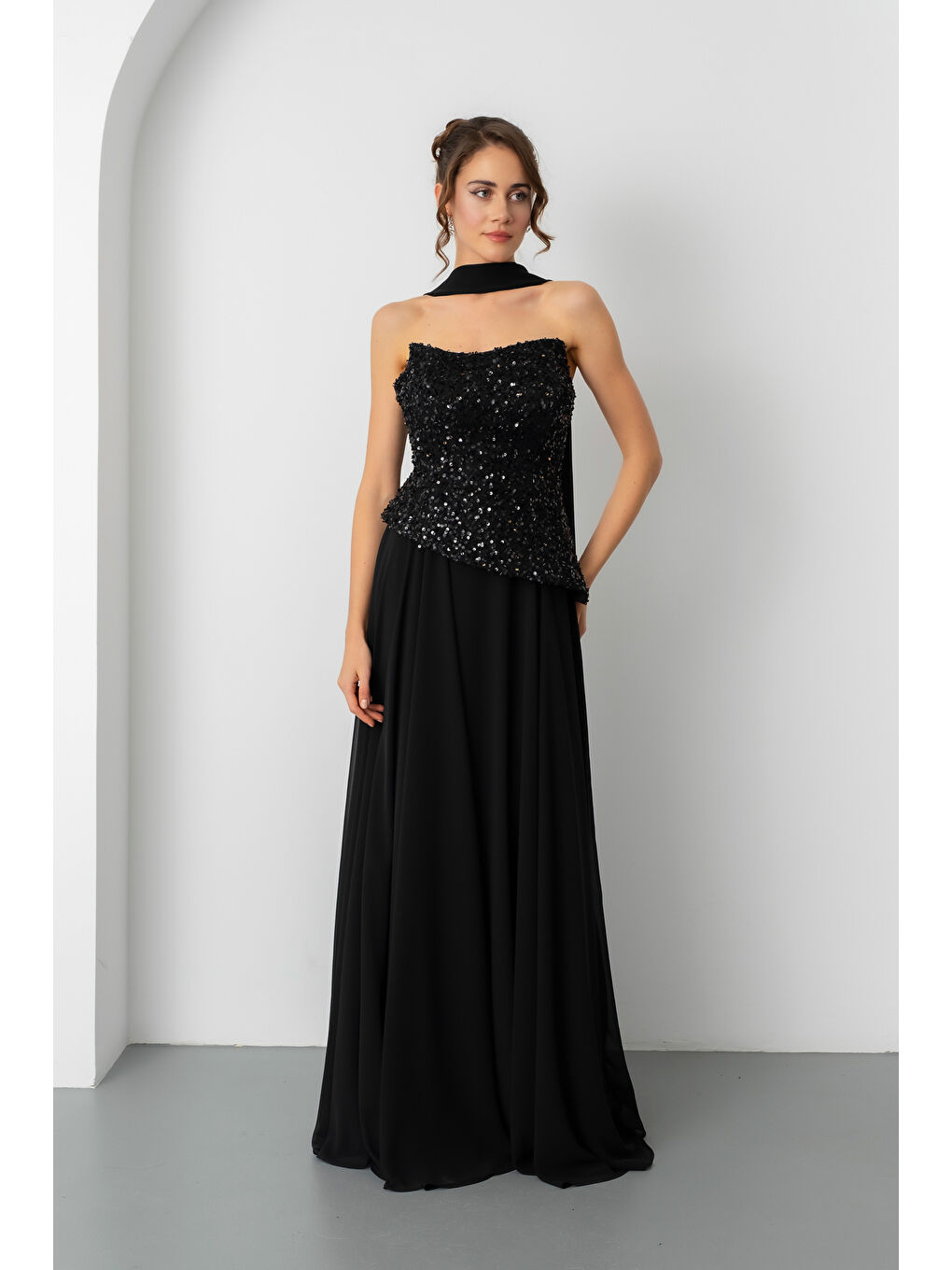 Kadın Siyah Straplez Pul Payet Piliseli Uzun Abiye Elbise-2