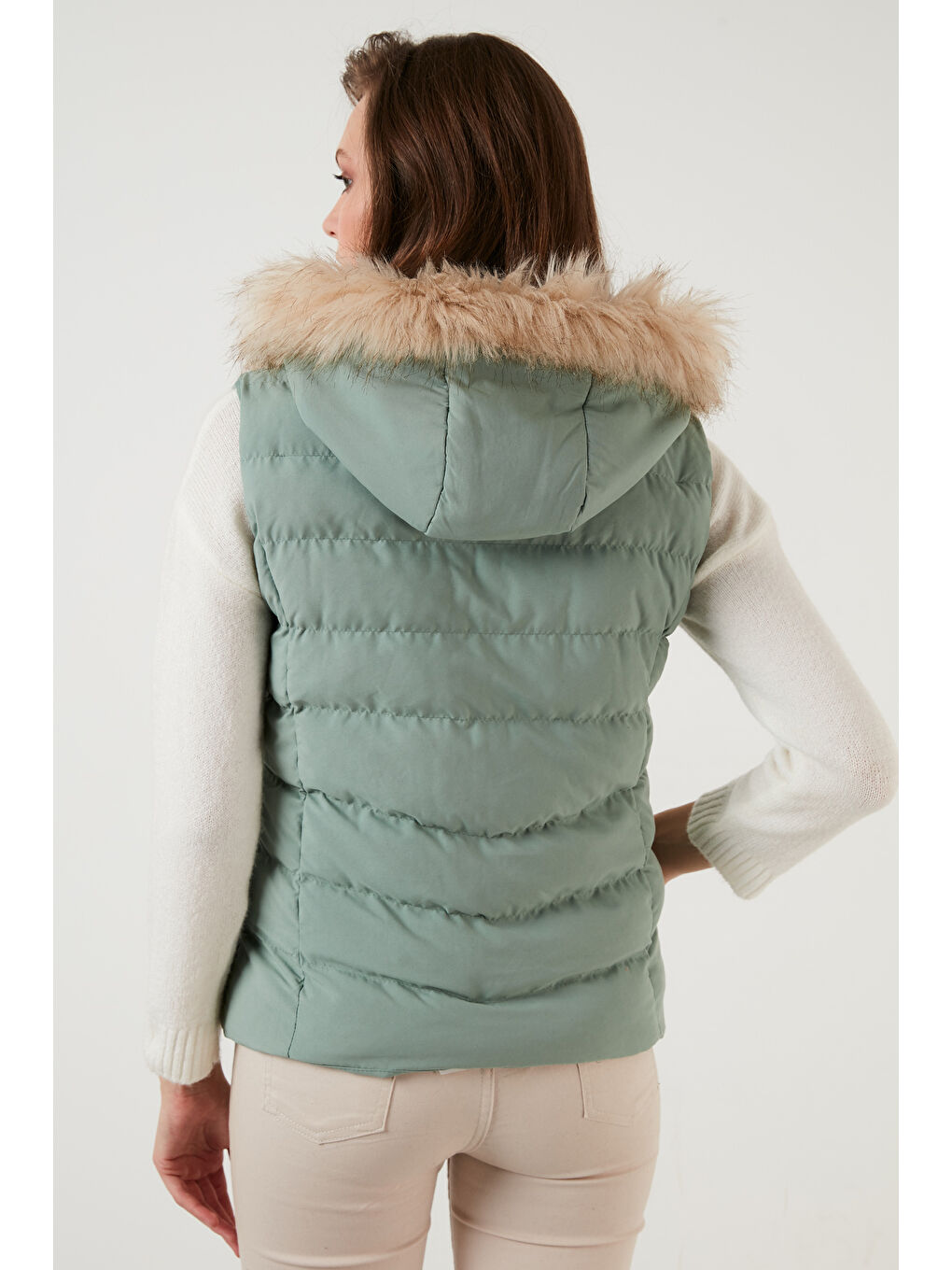 Yeşil Tüylü Kapüşonlu Cepli Şişme Yelek 497GIA-5