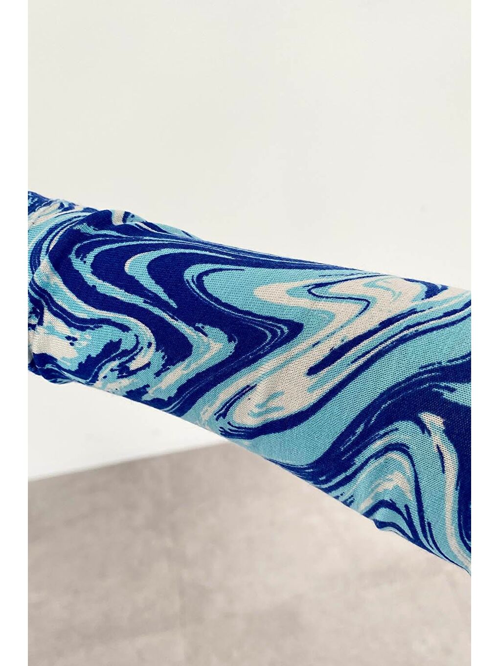 Yarım Balıkçı Yaka Ebru Desenli Body Mavi-3