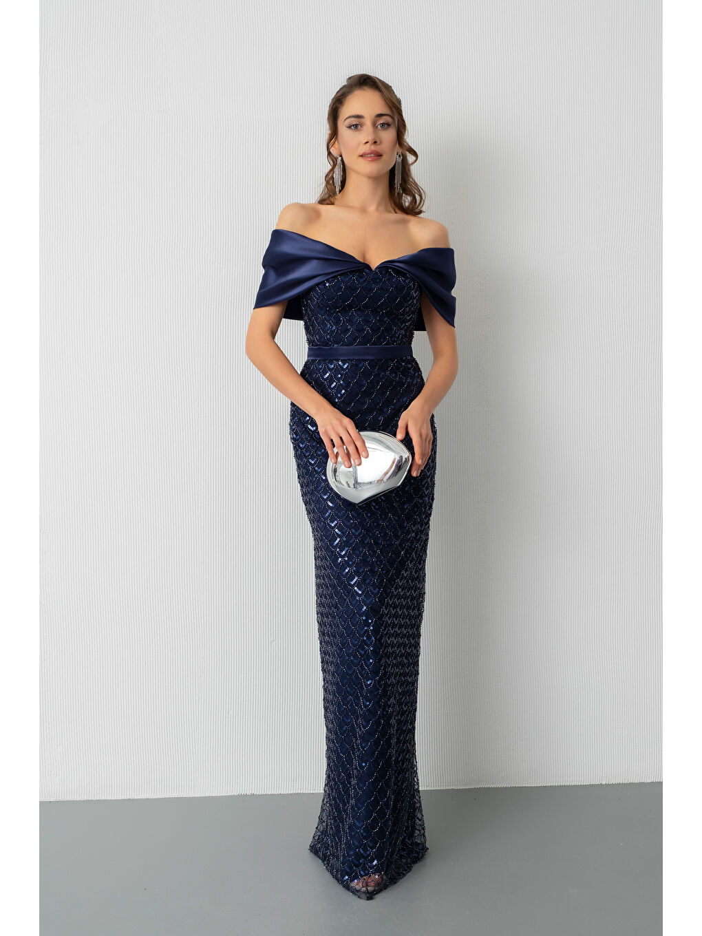 Kadın Lacivert Yaka Organze Detay Pul Payetli Uzun Abiye Elibse-1
