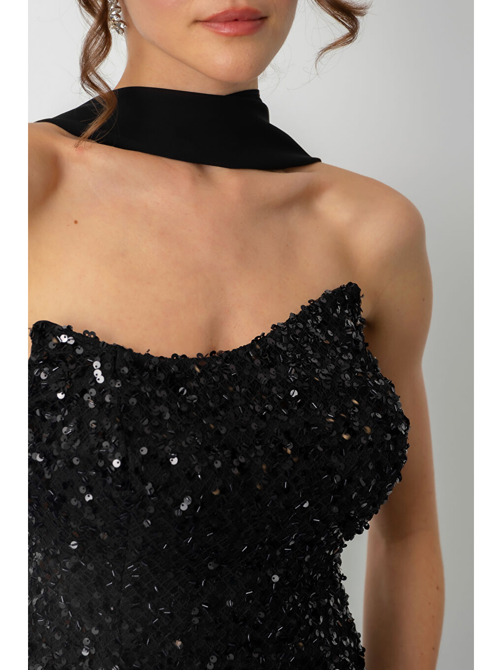Kadın Siyah Straplez Pul Payet Piliseli Uzun Abiye Elbise-4