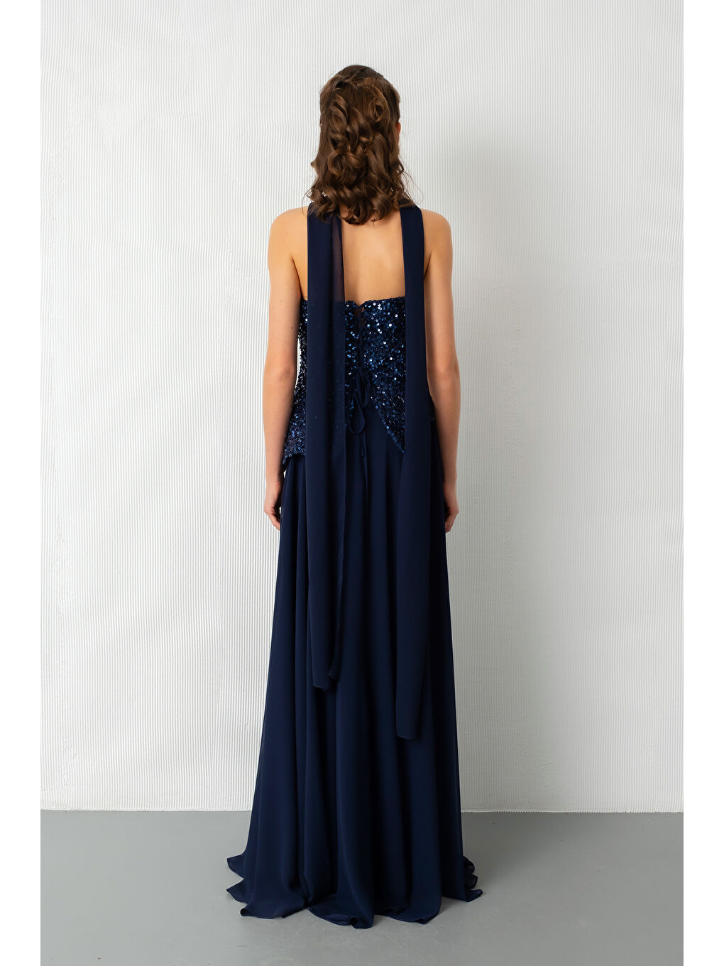 Kadın Lacivert Straplez Pul Payet Piliseli Uzun Abiye Elbise-5