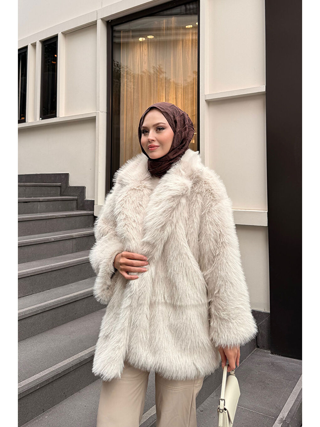 Bej Kadın Kemer Detaylı Kürk Kaban Taş-2