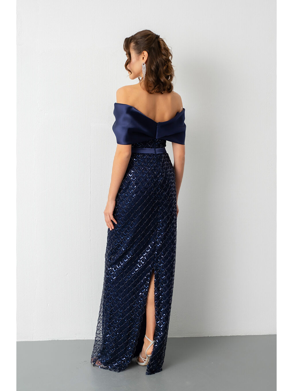 Kadın Lacivert Yaka Organze Detay Pul Payetli Uzun Abiye Elibse-5