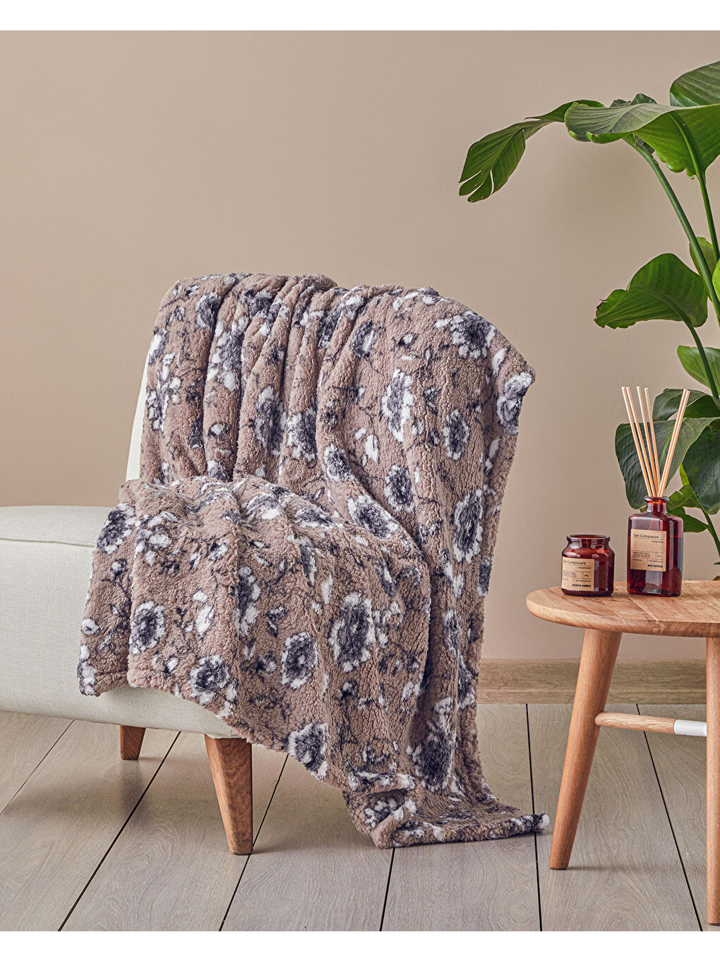 Bej Gardenia Glow Baskılı Sherpa Battaniye Vizon-3