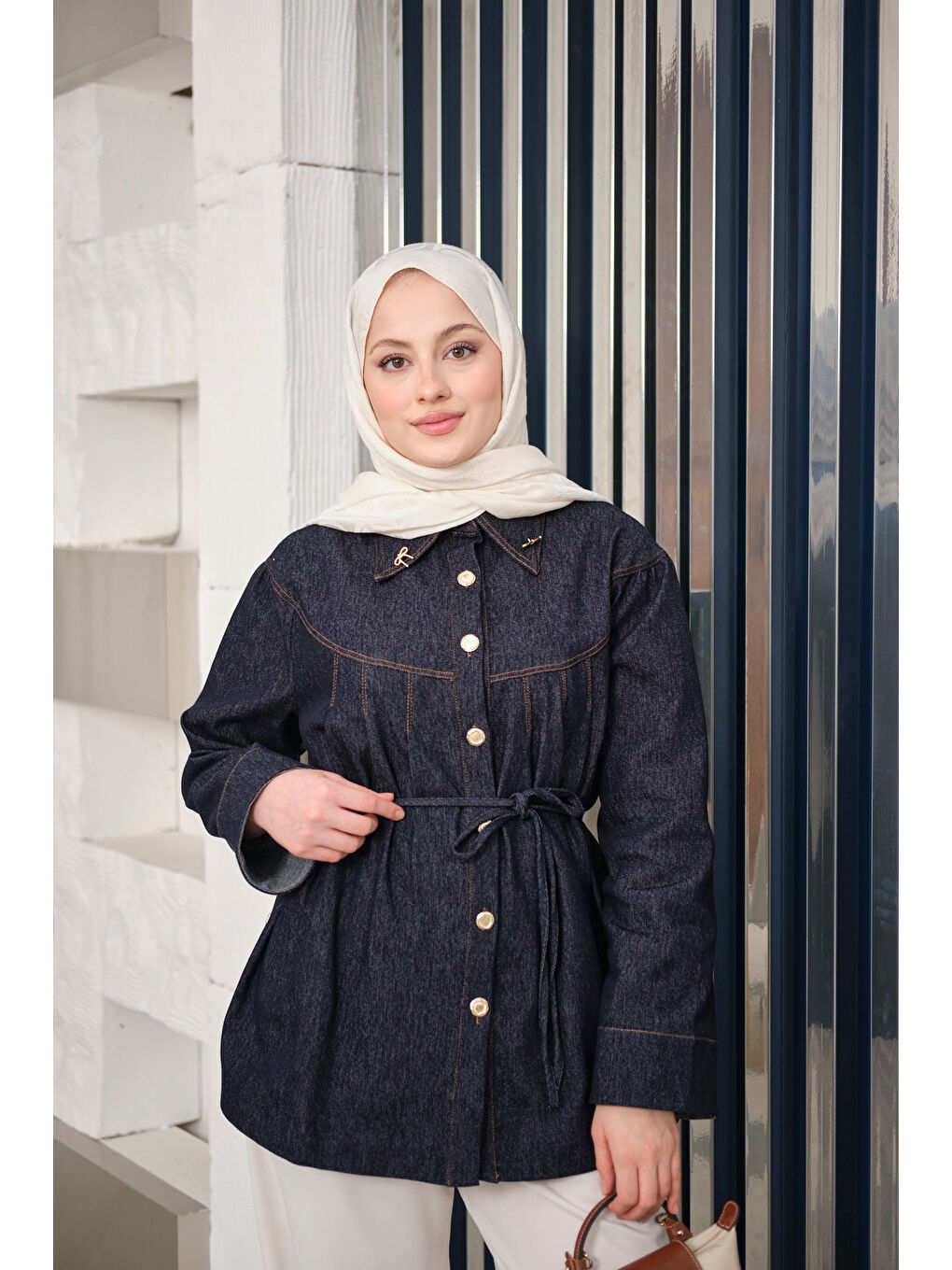 Kadın Ön Pileli Gold Düğme Detay Gömlek Lacivert-1
