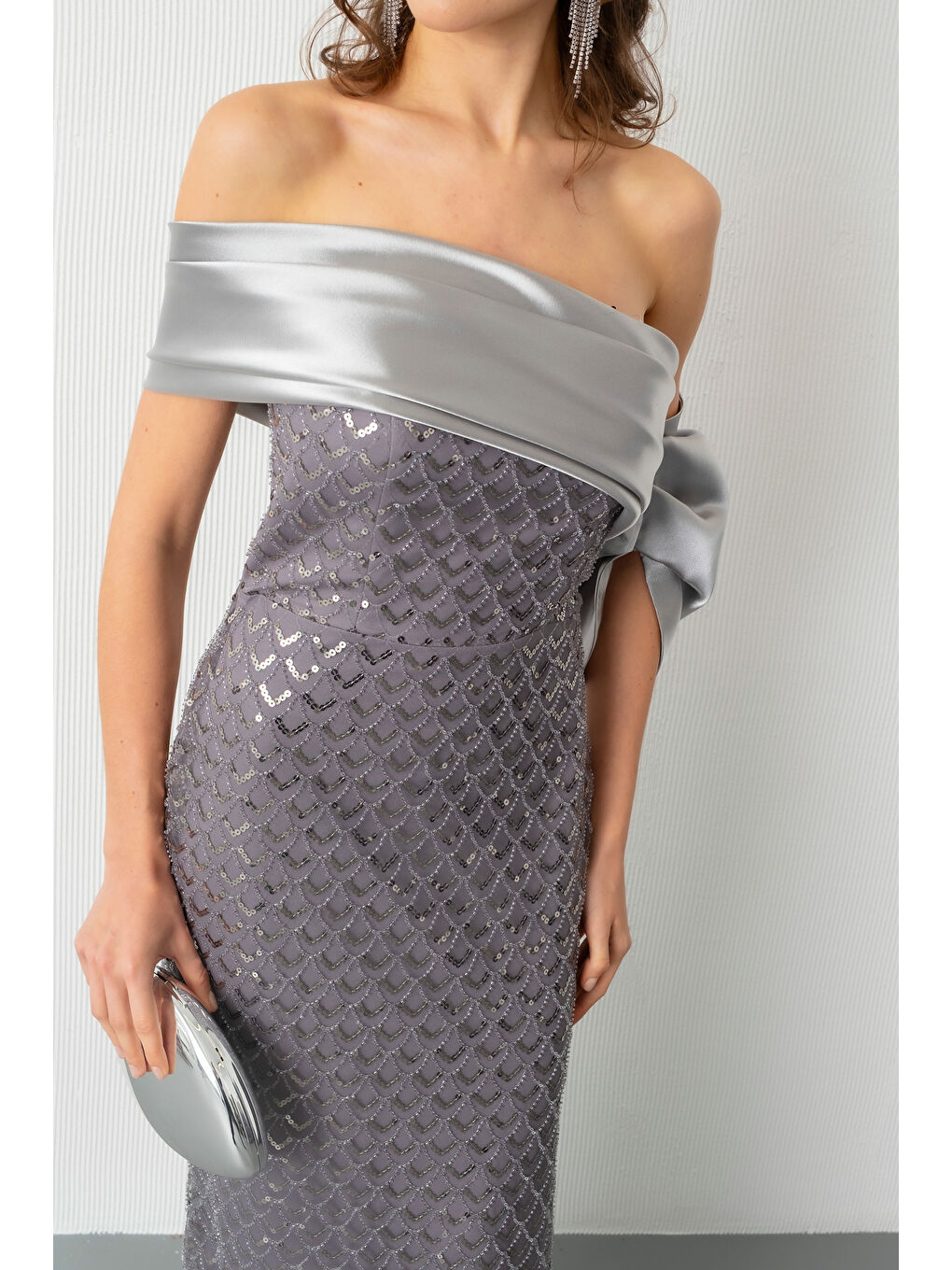 Kadın Gri Yaka Detay Boncuklu Uzun Abiye Elbise-4