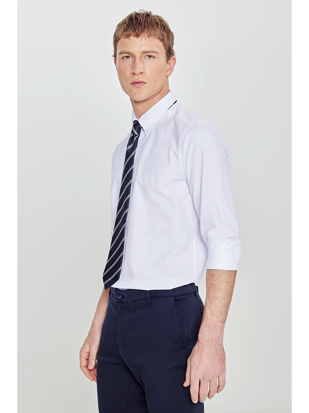 Erkek Beyaz Pamuklu Slim Fit Dar Kesim Gant Yaka Poplin Gömlek