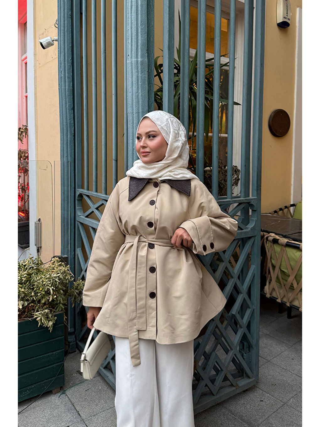 Bej Kadın Yakası Deri Trenç Vizon-1