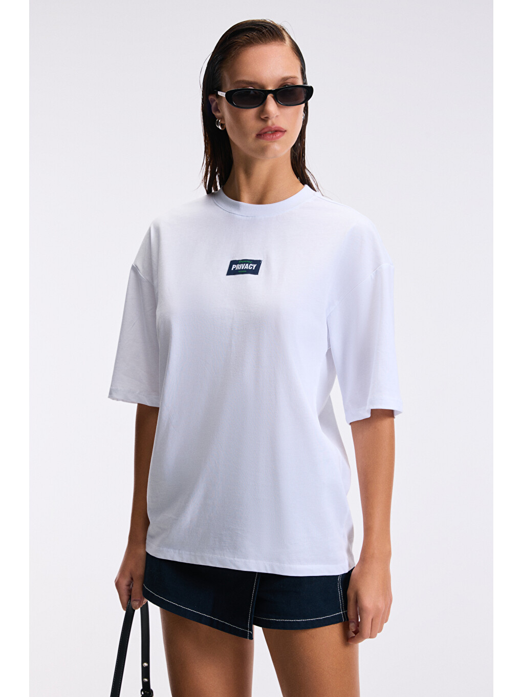 Zeylına Kadın %100 Pamuk Baskılı Regular Fit Kısa Kollu Bisiklet Yaka Beyaz T-shirt-2