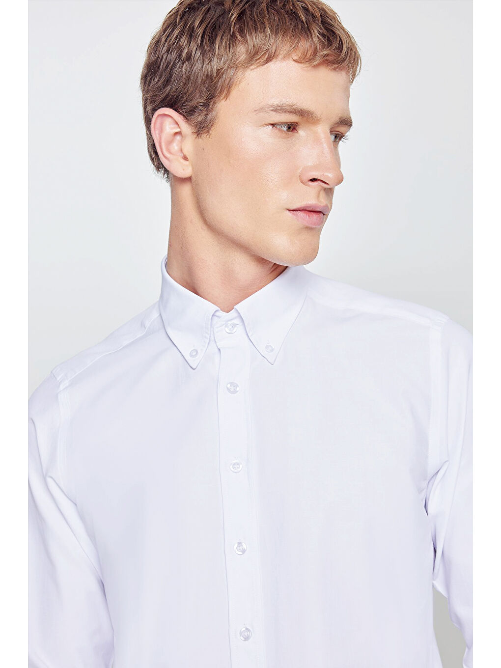 Erkek Beyaz Pamuklu Slim Fit Dar Kesim Gant Yaka Poplin Gömlek-3