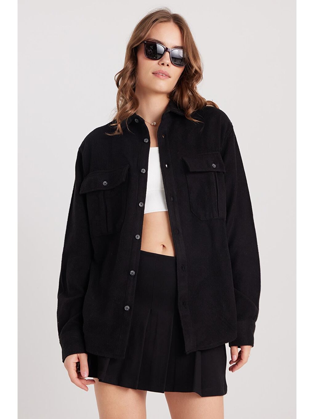 Kadın Relax Fit Rahat Kesim Oduncu Çift Cepli Düğmeli Düz Siyah Kışlık Gömlek