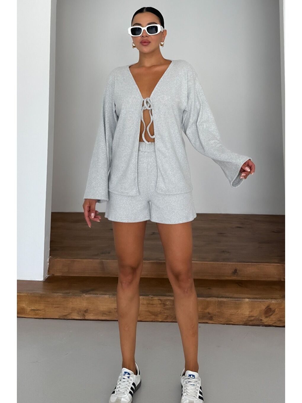 Kadın Gri Önü Bağlama Detaylı Alt-Üst Şortlu İnterlok Takım