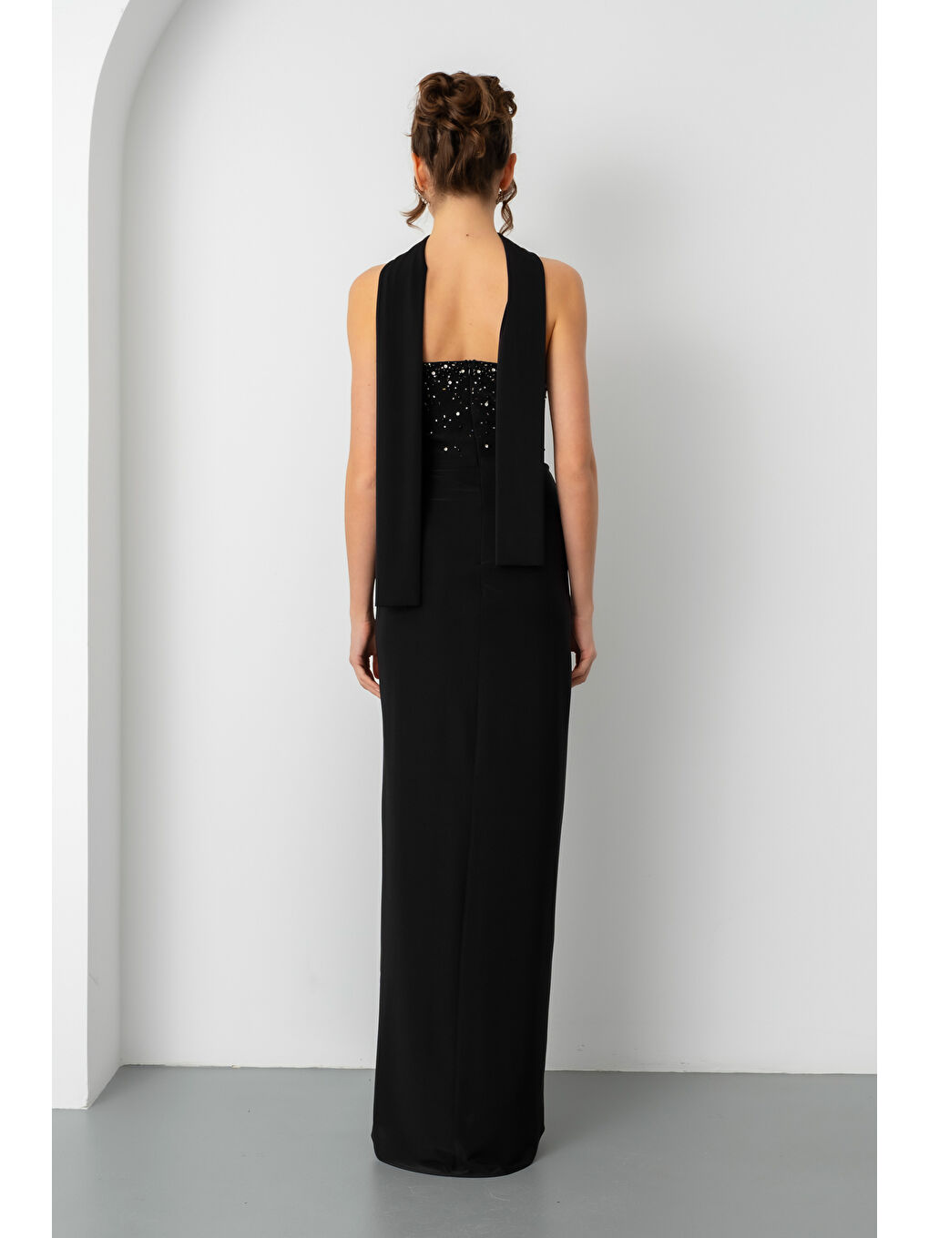 Kadın Siyah Şal Yaka Taşlı Düğüm Detay Uzun Abiye Elbise-5