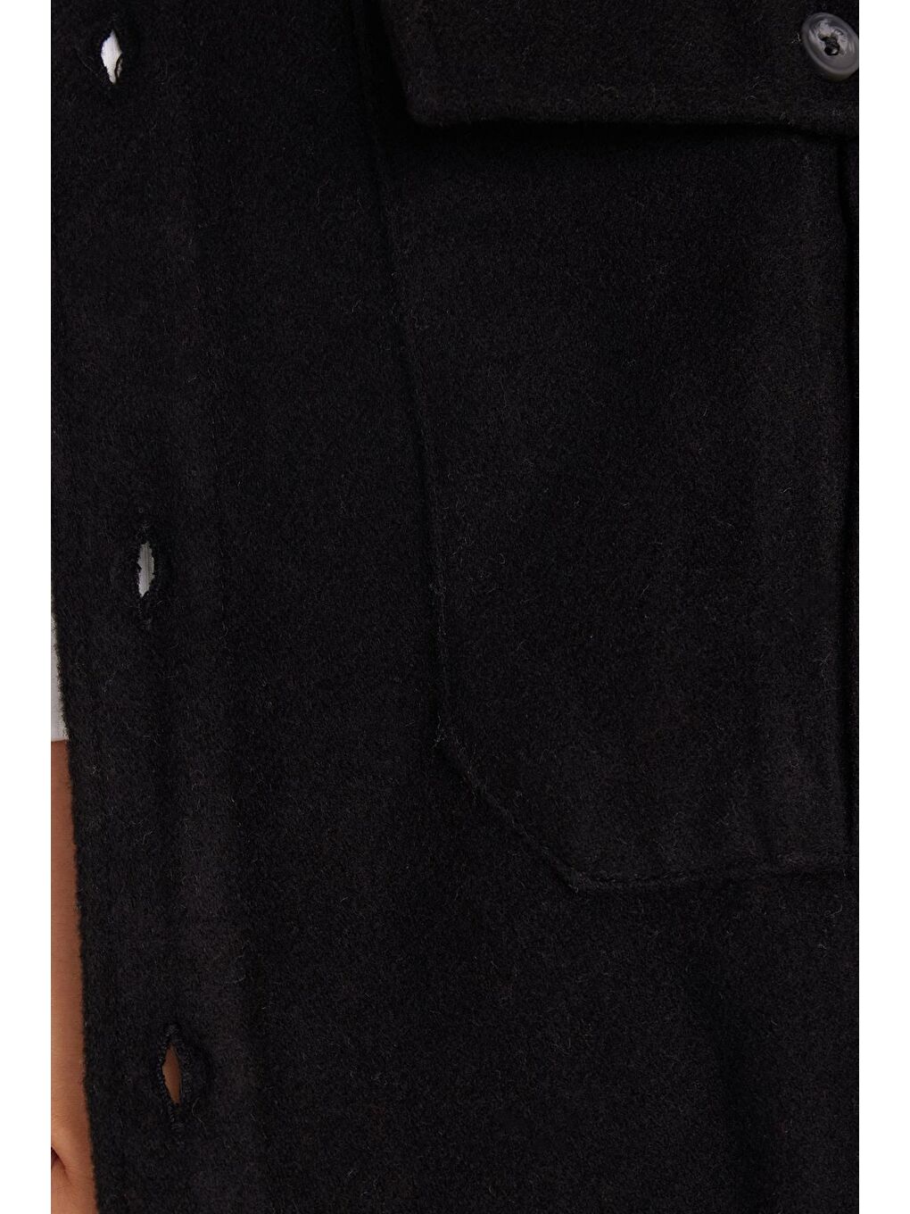 Kadın Relax Fit Rahat Kesim Oduncu Çift Cepli Düğmeli Düz Siyah Kışlık Gömlek-5