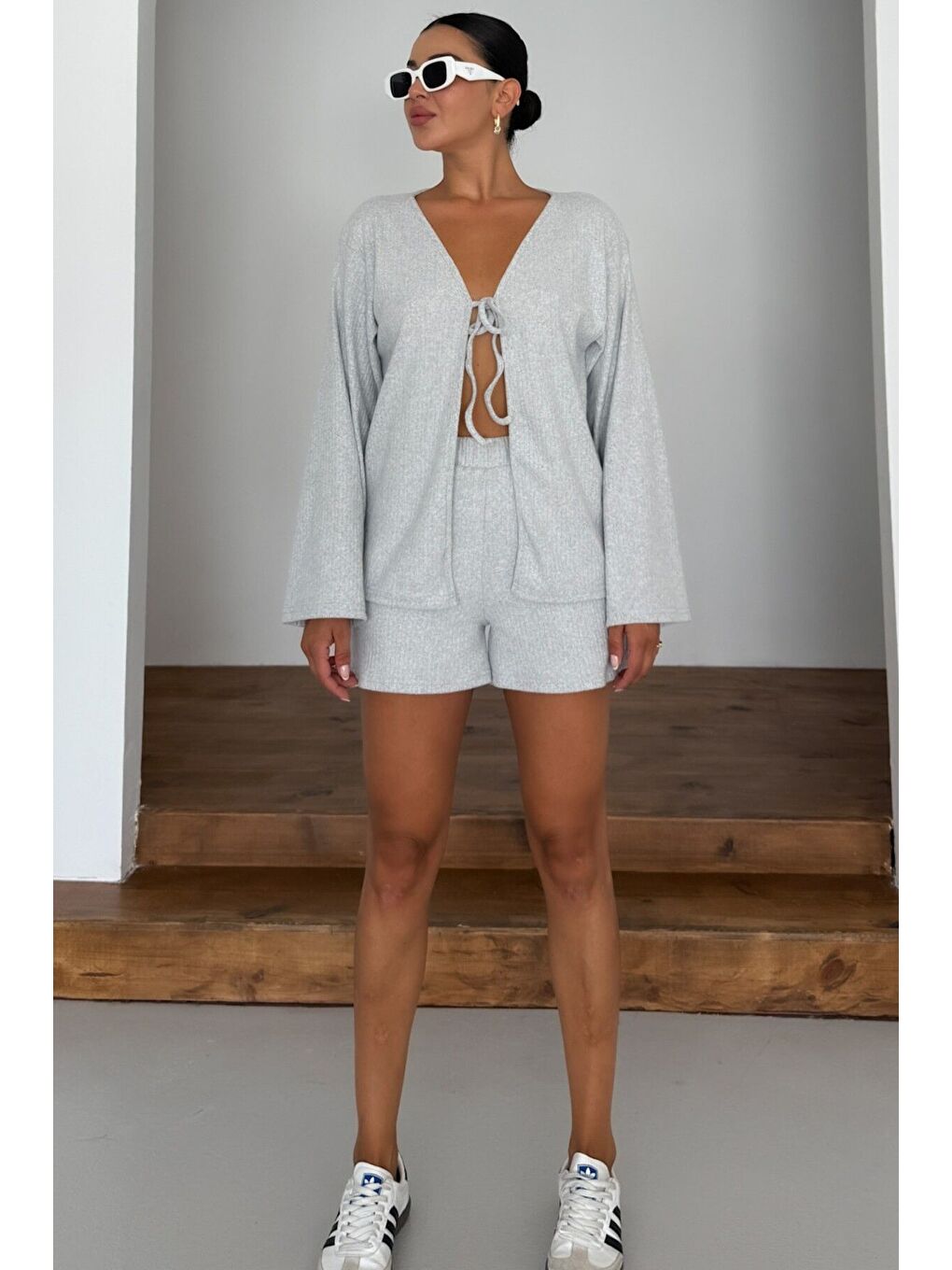 Kadın Gri Önü Bağlama Detaylı Alt-Üst Şortlu İnterlok Takım-2
