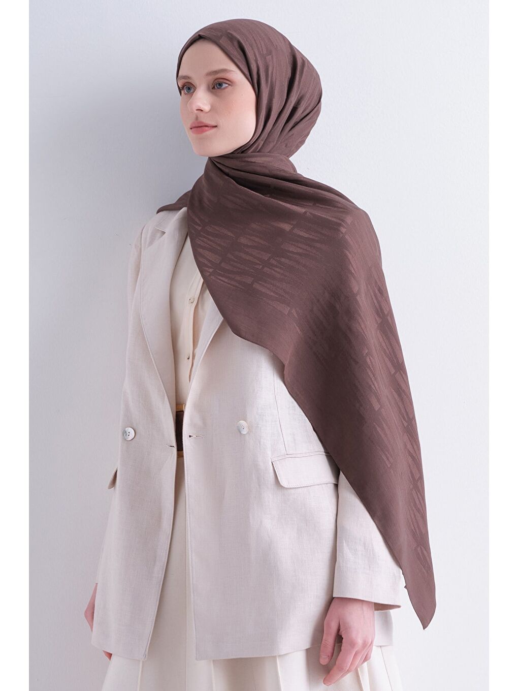 Kahverengi Lyocell Naia Çubuk Desen Şal 3 15-2