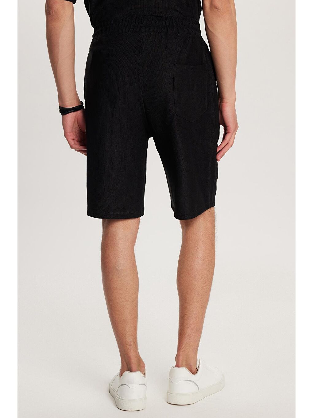 Erkek Standart Fit Pamuklu Jakarlı Baskılı Bisiklet Yaka Beli Bağcıklı Siyah Şort Takım-5