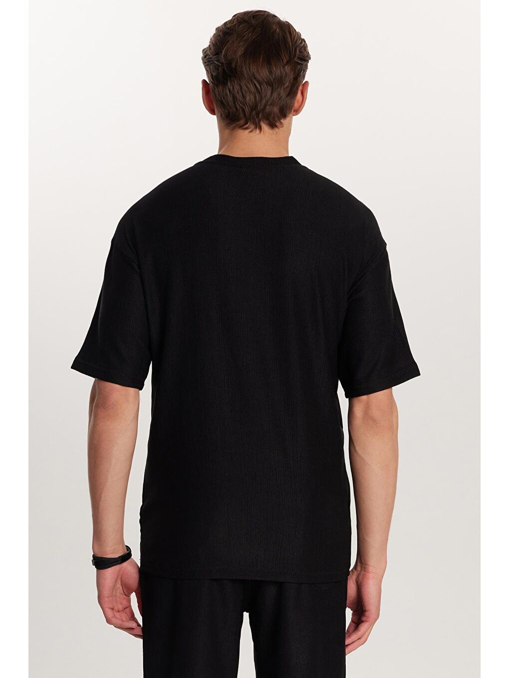 Erkek Standart Fit Pamuklu Jakarlı Baskılı Bisiklet Yaka Beli Bağcıklı Siyah Şort Takım-6