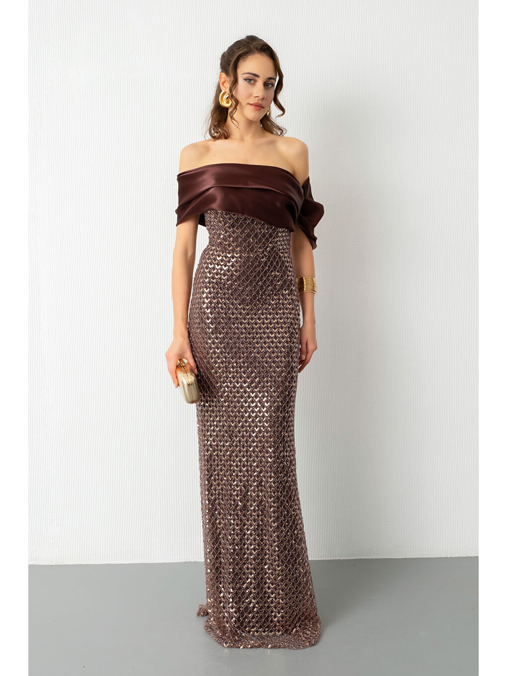 Kadın Kahverengi Yaka Detay Boncuklu Uzun Abiye Elbise