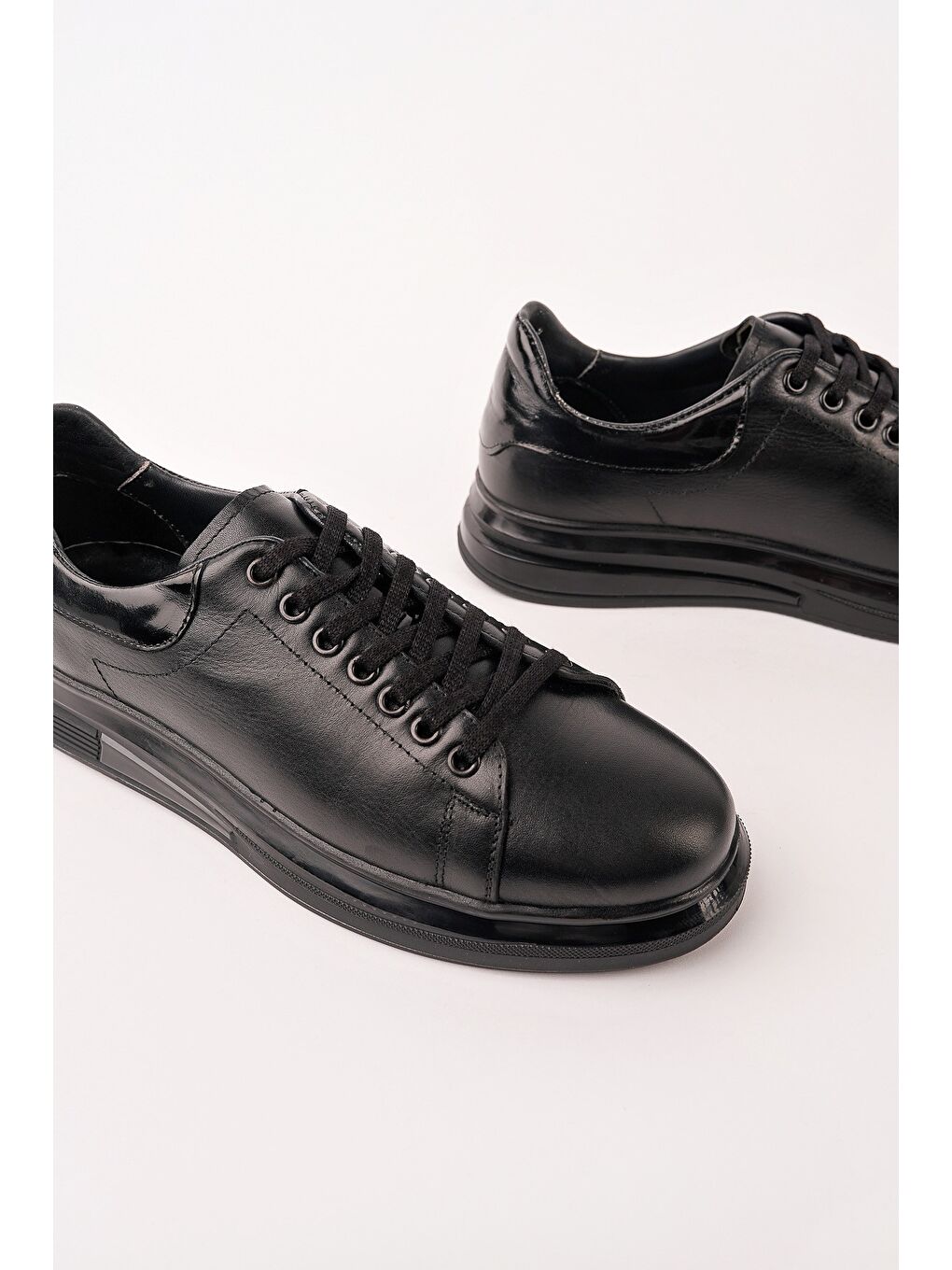 Siyah HUDSON Hakiki Deri Erkek Kalın Taban Bağcıklı Günlük Casual Sneaker-1