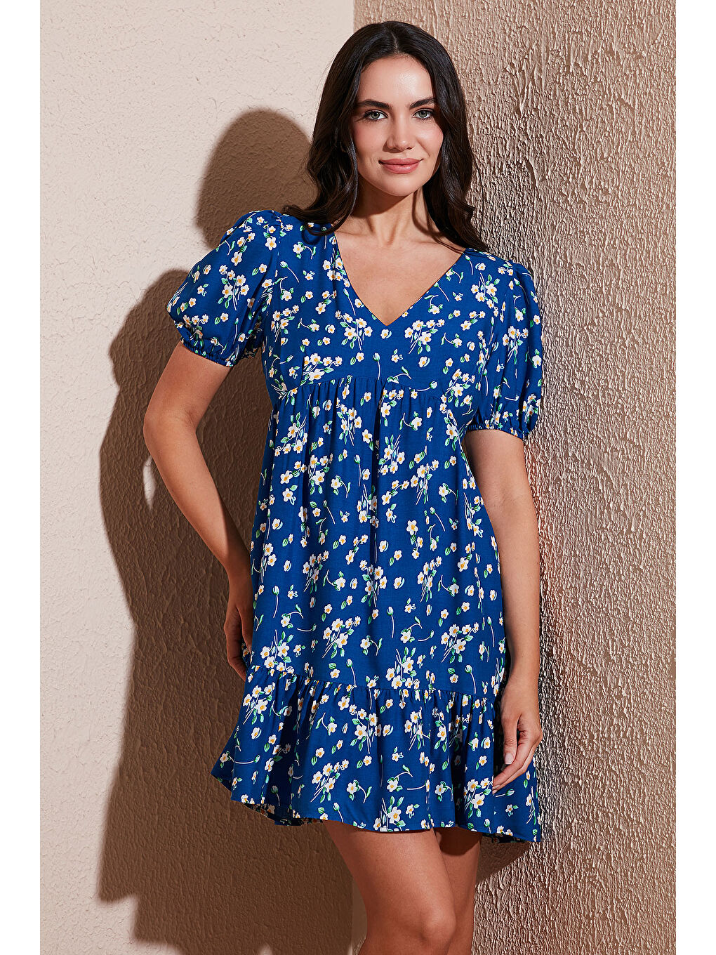 Mavi Regular Fit V Yaka Balon Kol Desenli Mini Kadın Elbise 67810045-1