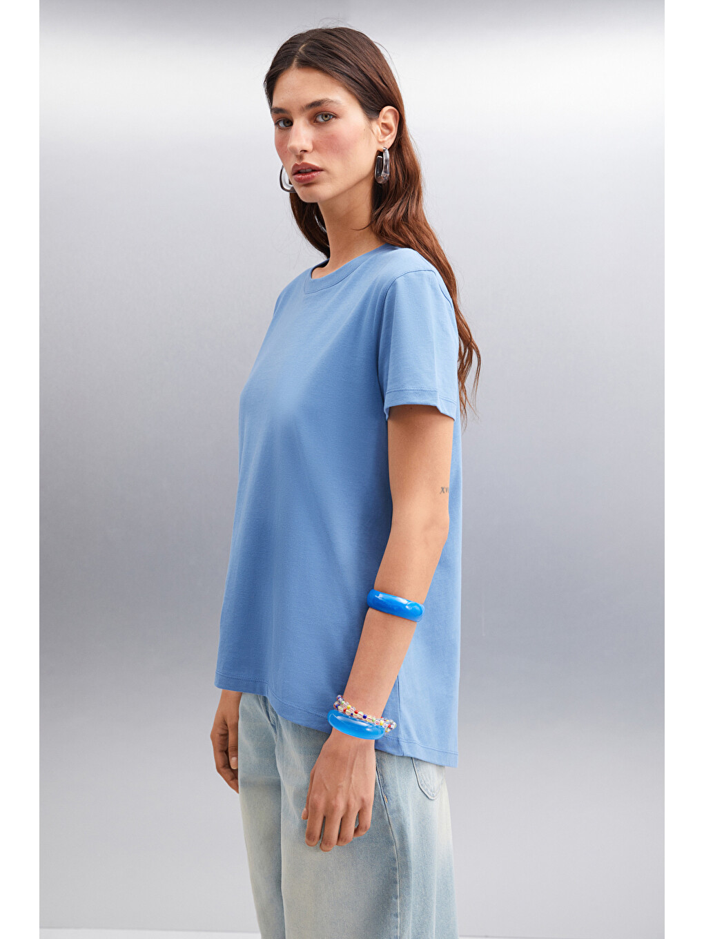 İndigo Jemmy Kadın %100 Organik Pamuk Relaxed Fit Yırtmaçlı Yuvarlak Yakalı İNDİGO T-Shirt-4