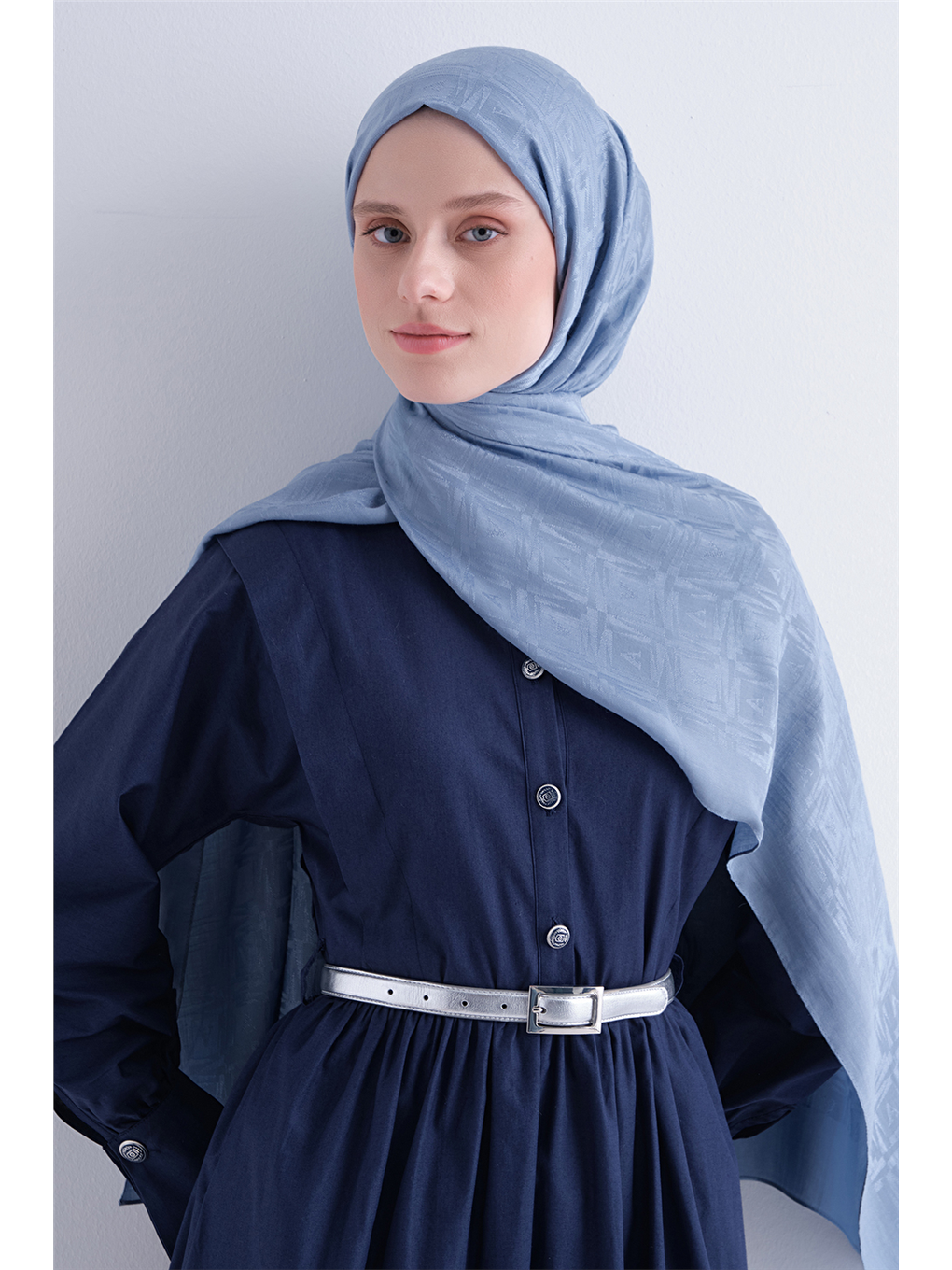 Mavi Lyocell Naia Kare Monogram Şal 6 24-1