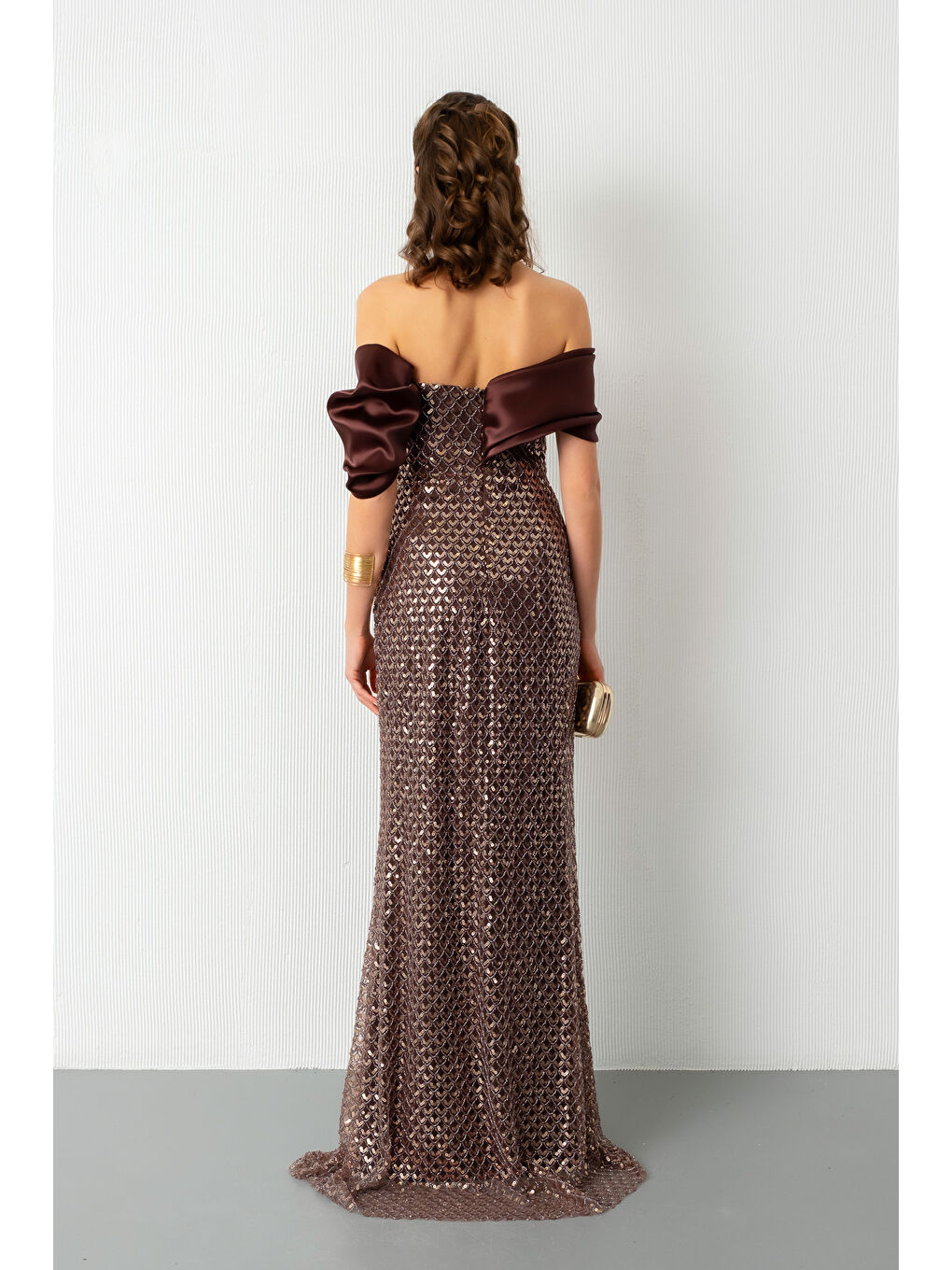 Kadın Kahverengi Yaka Detay Boncuklu Uzun Abiye Elbise-5