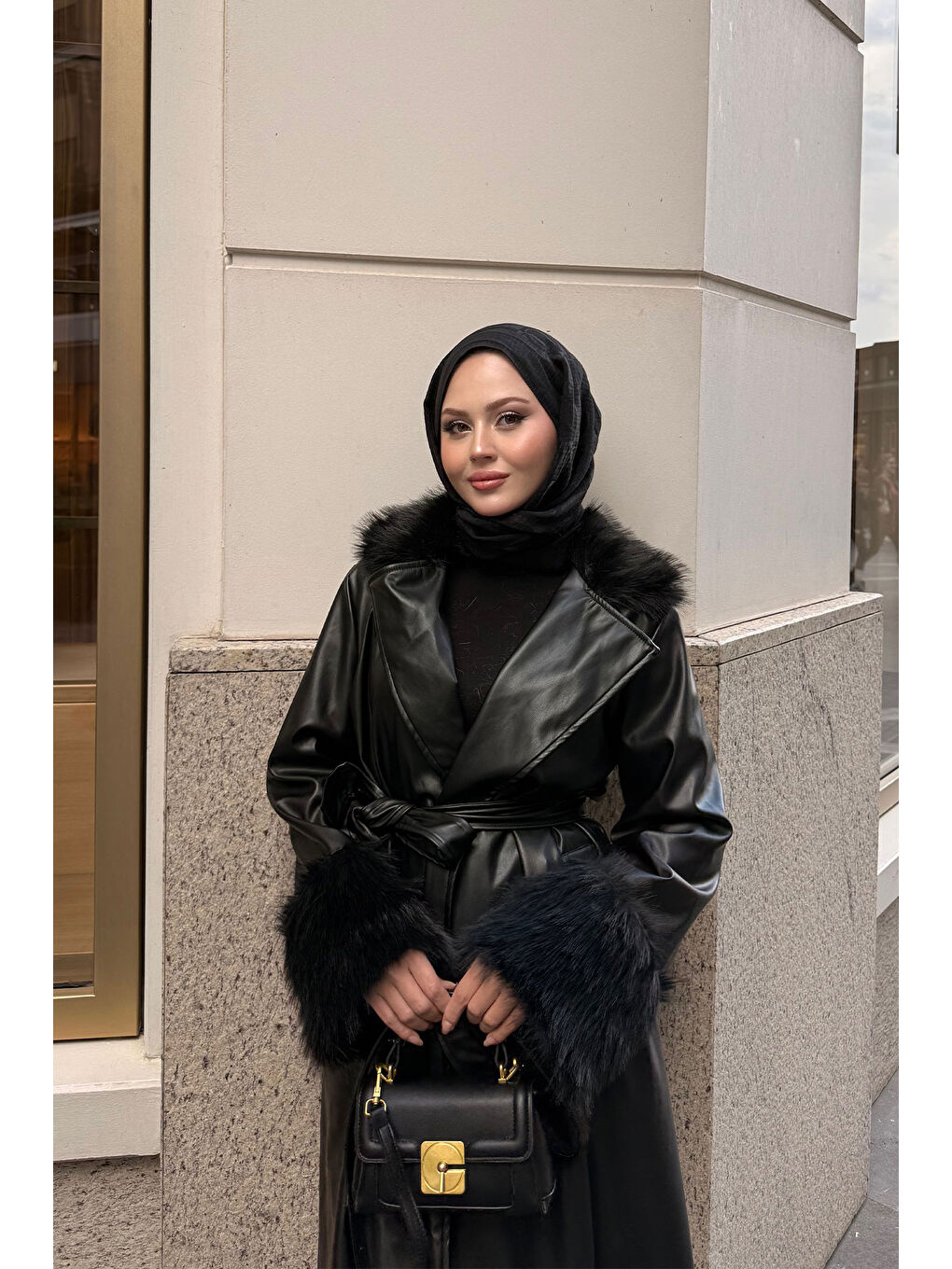 Kadın Yaka Kürk Detay Deri Trenç Siyah-1