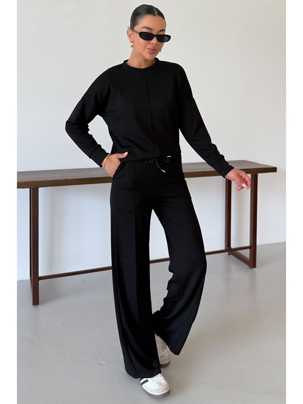Kadın Siyah Düz Biye Detay Bisiklet Yaka Modal Kumaş Alt-Üst Eşofman Takımı