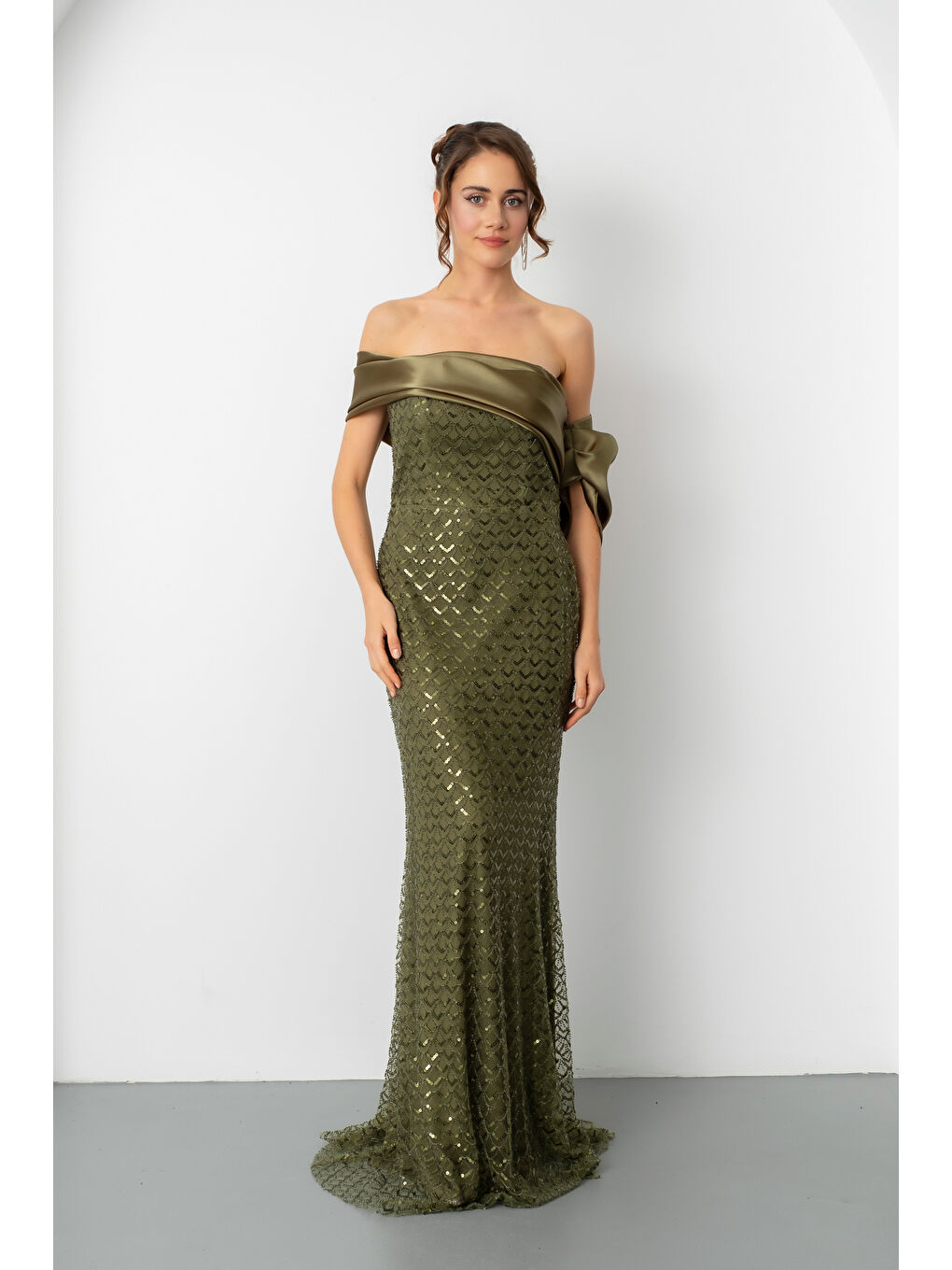 Kadın Haki Yaka Detay Boncuklu Uzun Abiye Elbise