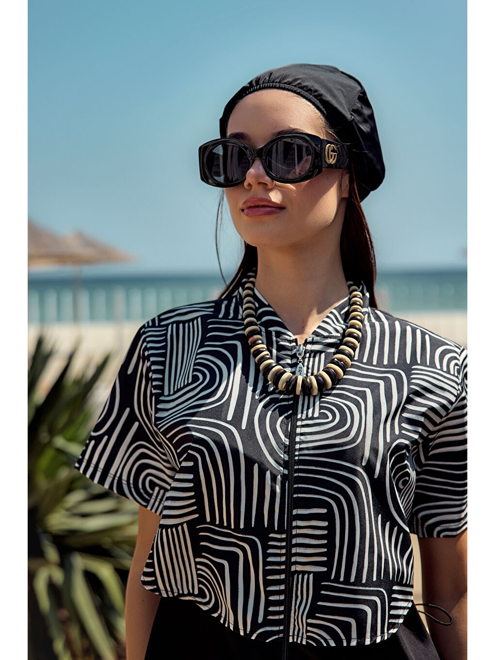 Siyah Önü Kapaklı Paraşüt Kısa Kollu Yarı Kapalı Mayo Nurel R2604-3