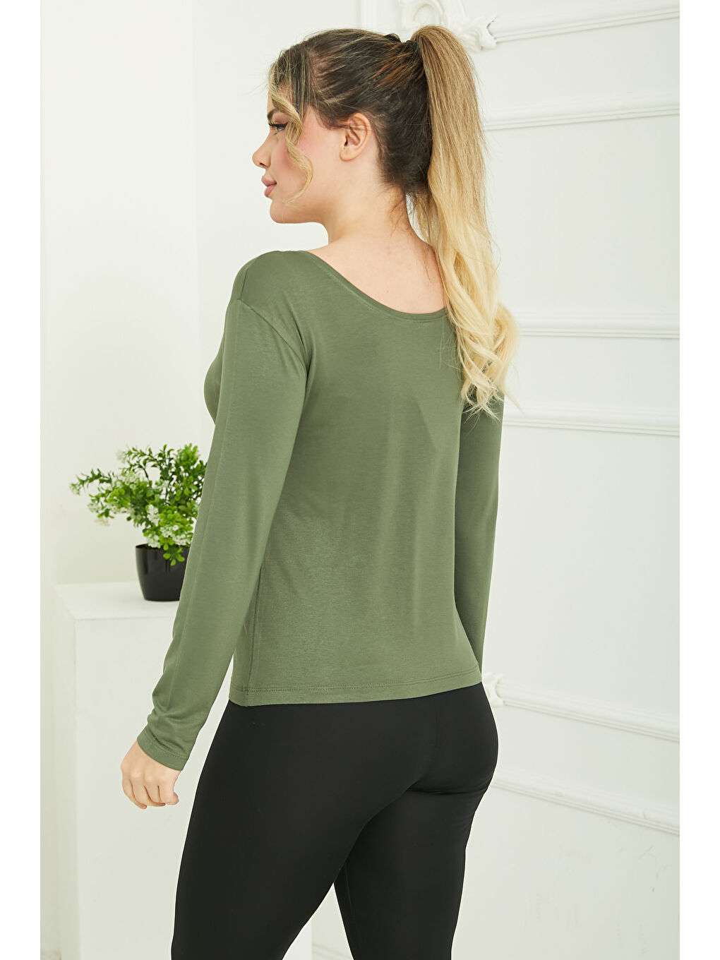 Ön ve Arka Oval Yaka Badi Haki - 26829-3