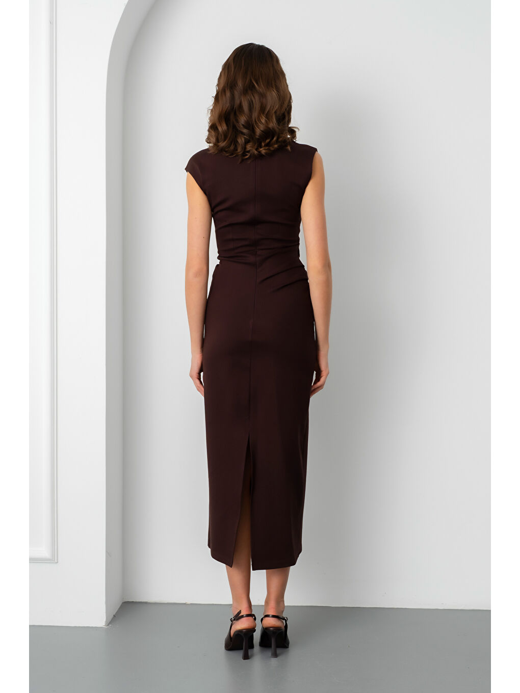 Kadın Kahverengi Yaka Detay Midi Davet Elbisesi-5