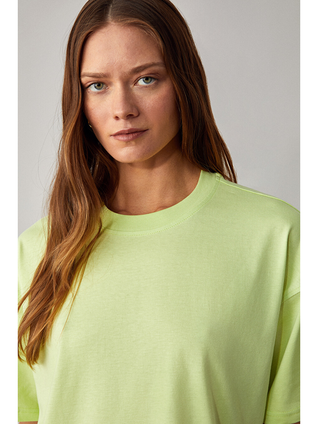 Yeşil Jemmy Kadın %100 Organik Pamuk Relaxed Fit Yırtmaçlı Yuvarlak Yakalı NEONYEŞİL-YEŞİL T-Shirt-3